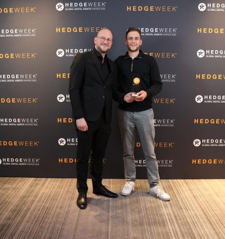 اعضای تیم صرافی توبیت، Mike Williams (سمت چپ) و Kelvin Verveld